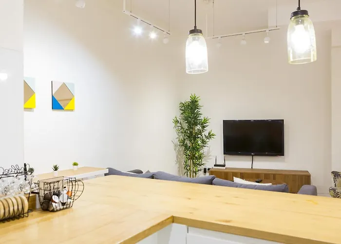 -malagasunapts-central&cozy 3bds